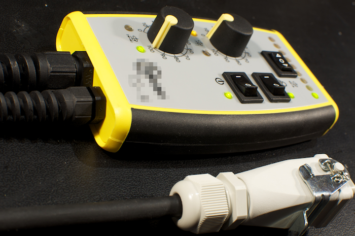 Konfigurierbares Steuerger&auml;t f&uuml;r diverse Aktuatorn und Sensoren